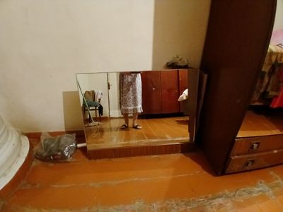 Продаются зеркала .