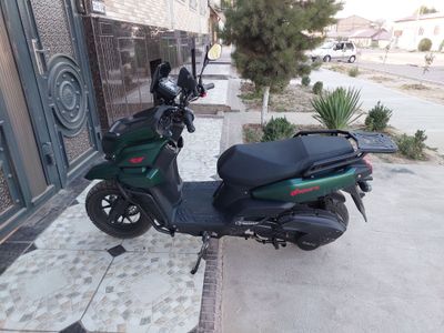 Скутер танк 150 cc с выхлыпом акрапович и кастомной трубой