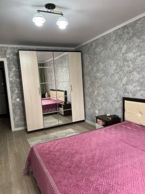 Сдаётся квартира на метро новза