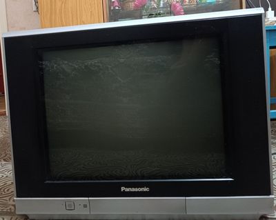 Продается большой рабочий цветной телевизор Panasonic.