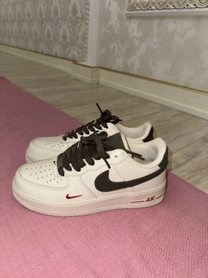 Nike кроссовки