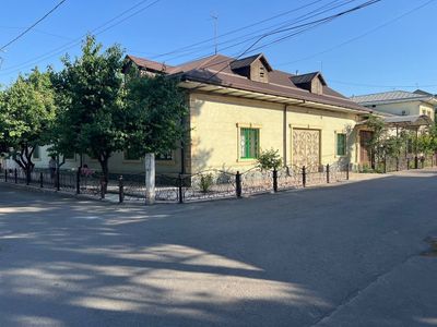 Yakkasaroy salamatinada hovli участка 4 sotix sotiladi