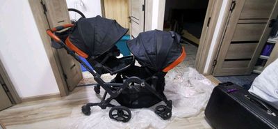 Продам детскую коляску для двойни или погодой.В
