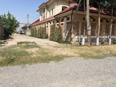 Катта ховли сотилади Зангиотада, яхши локацияда