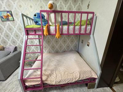 Шикарная двухэтажная кровать, единственная в своём экземпляре!