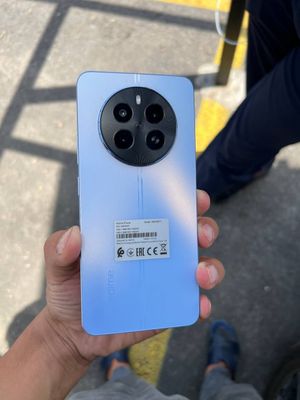 Realme 12 ideal.