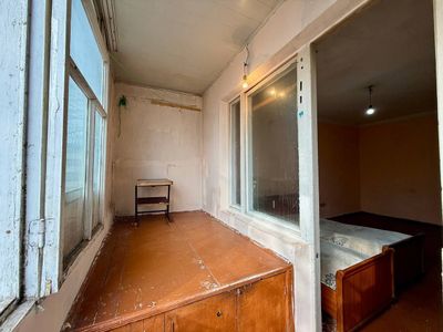 Юнусабад 15, 1*2/3/4 балкон 1,5*6 без ремонта 38кв.м метро Туркистон