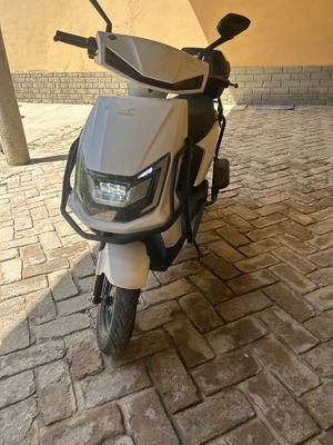Электроный скутер ArkMoto
