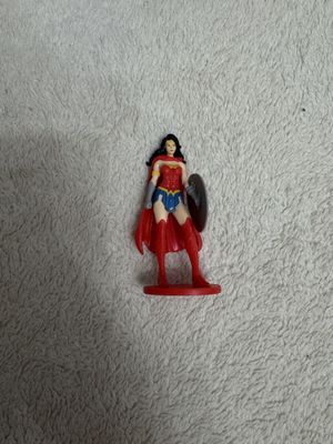 Продам фигурку Чудо-женщина DC
