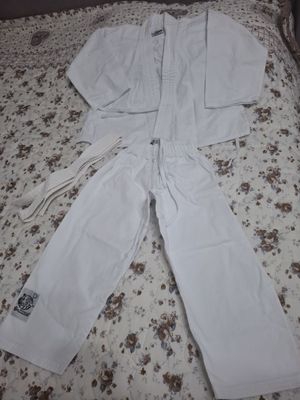 Продается кимоно на 5-6 лет