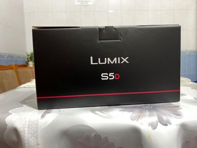 LUMIX S5 D Sotiladi Yengi Kamera