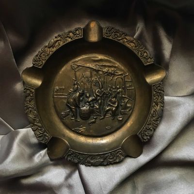 Старинная пепельница
