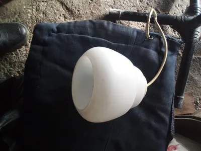 Люстры разные некоторые надо ремонтировать