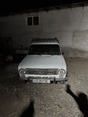 Jiguli 2102 sotiladi