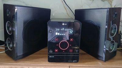 Продается LG музыкальный центр в хорошем состояний
