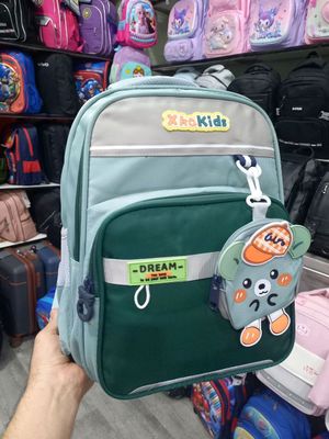 Ryugzak maktab uchun sfatli