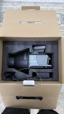 Осветитель Amaran 200x