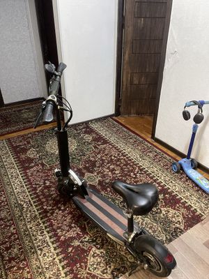 Elektro somokat srochna sotiladi