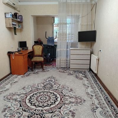 Продаётся двухкомнатная квартира на Себзаре , 77серия балкон 2×6