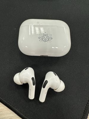 Airpods pro 2 lighting с гровировкой от Apple