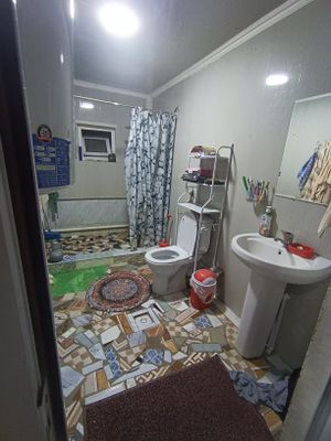 ZangiotA boz suvda 6+1 sotix oshxona sanuzel xamma sharoyit bor