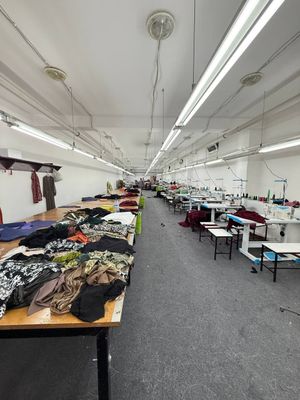 Tayyor ishlab turgan tikuv tsexi 300 kvadrat