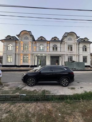 Угловой роскошный новый дом на юнусабаде
