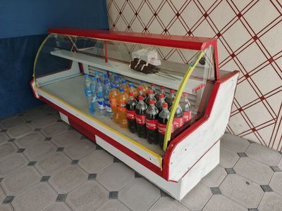 Vitrina xolodelnik