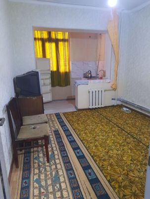 метро Буюк Ипак Иули 1/3/4 возле Анор банка