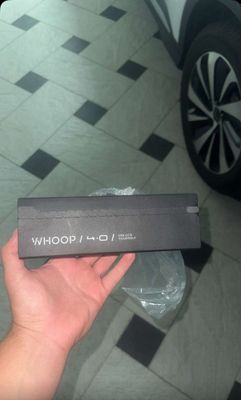 Whoop 4.0 bor yengi korobka zaryad bilan 1 oylik podpiskasiyam bor