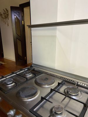 2 odamlik mebel sotiladi! Srochno!