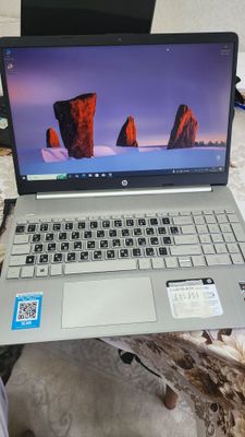 HP noutbuk, model 15-ef2127wm