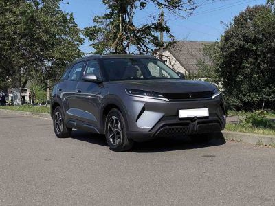 BYD Yuan Up новая, мокрый асфальт, 2 позиция, своя, полигон есть. 2025