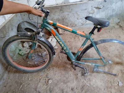 velek, sotaman