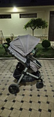 Детская коляска в нормальной состоянии