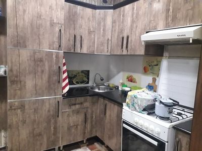 Oshxona mebeli sotiladi (gaz plitasiz)