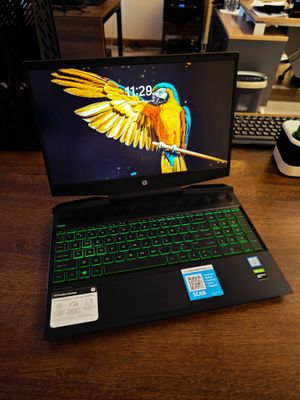 Игровой ноутбук HP Pavilion Gaming 15 в идеальном состоянии