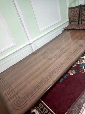 стол для гостиной