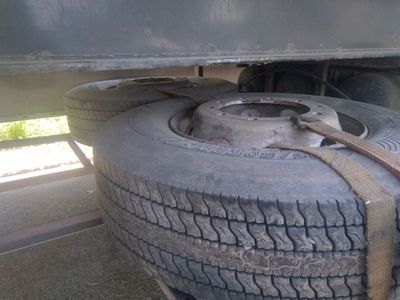 295 / 80 R 22.5 балон бор 90% - 2 та. Срочно сотилади