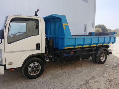 Isuzu zavod samosval