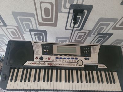 Simtezator Yamaha psr-550