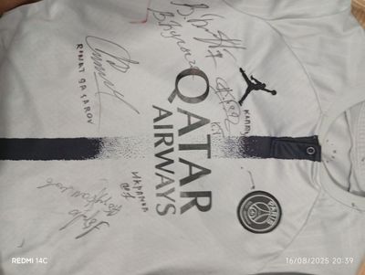 Psg futbolkasi estalik imzo dastxat futbolchilar dasxati