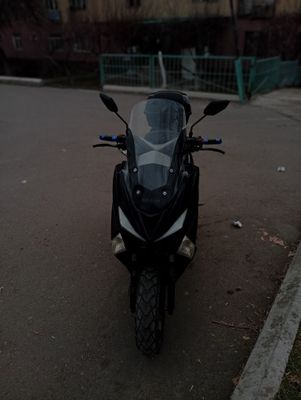 Продаю скутер Yamaha