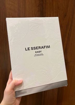 альбом Le sserafim