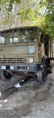 Kamaz yuk mashinasi