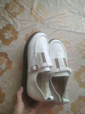 Yangi kuzlik oyoq kiyim