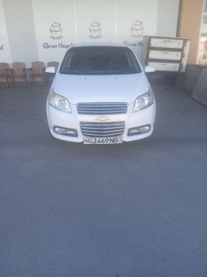 Некся 3 сотилади