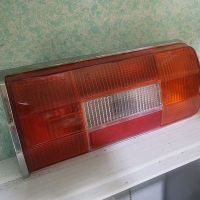 vaz 2106 orqa stop nikellik holati yaxshi