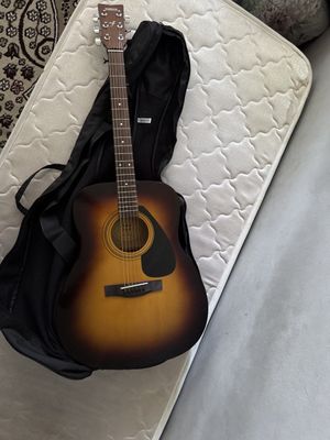Gitara_yamahha_,