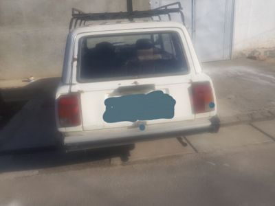 Moshina vaz2104 sotiladi